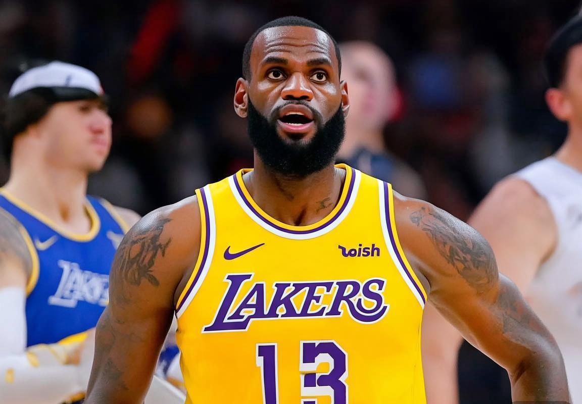 湖人伤病潮与阵容深度不足引关注，交易市场寻求第三得分点成关键